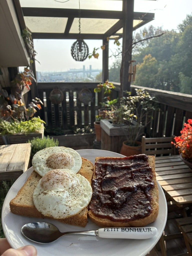 Breakfast at Airbnb